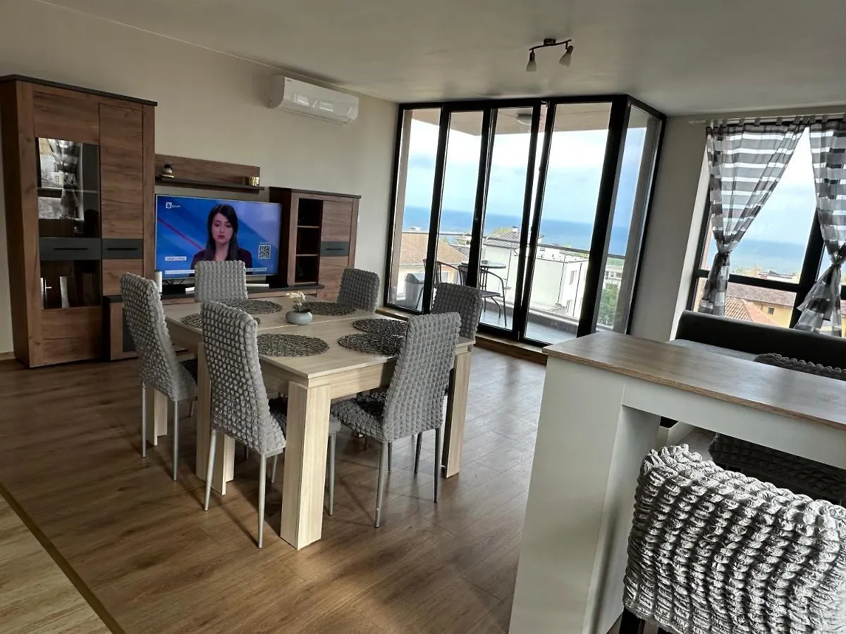 Апартамент Бриз Apartment Varna