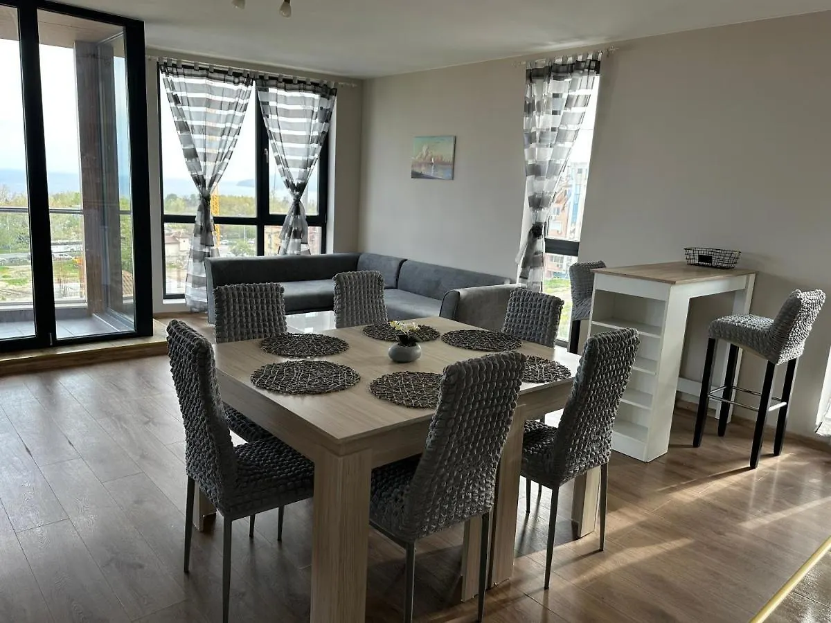 Апартамент Бриз Apartment Varna